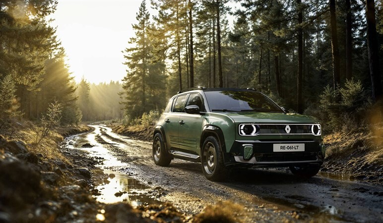 【独占】ルノーやシトロエン、フィアットの脅威に？ Bセグで400km以上走るキア最小SUV「EV2」のプロトタイプ画像を入手