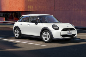 【MINI】運転支援・便利機能を標準装備 300万円台で買えるミニクーパー