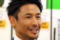 「魔裟斗」が“愛車”の「高級バイク」公開！ 340万円超え「クルーザー」を大胆にカスタム？ 「まるでボス鹿の角」な般若バーもスゴイ「カスタムモデル」とは