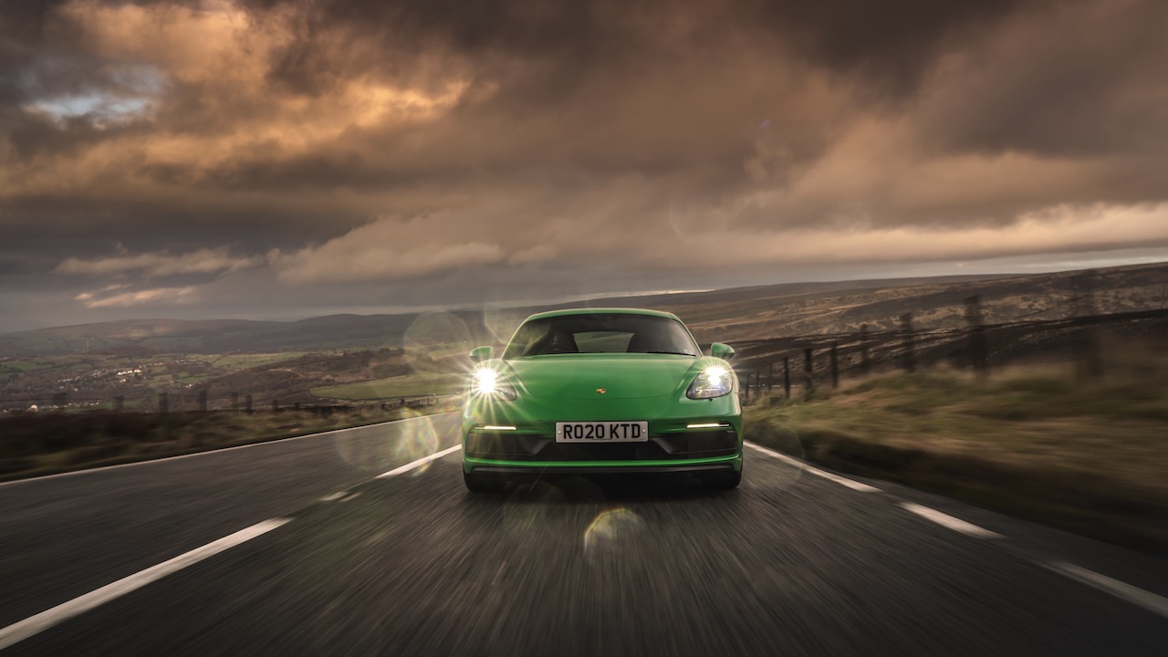 ポルシェの公式ドライブアプリ Roads で行く 英国のワインディングロード 動画 Genroq Web 自動車情報サイト 新車 中古車 Carview