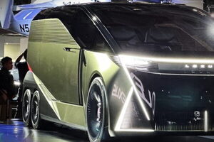 異形の6輪ミニバン“真の狙い”とは？ 広さではない「私がこだわったのは一点」豊田会長あかす誕生秘話