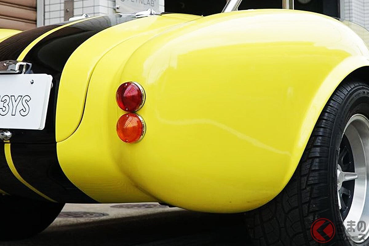 660ccだけど「595万円」!? 旧車デザインの「“軽”スポーツカー」登場！ 「スズキ」エンジン＆“超軽量ボディ”搭載「“ベビー”コブラ」とは