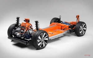 EV版ボルボXC40　電動パワートレインの画像が公開　実車発表は10月　
