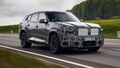 【スクープ】スプリットヘッドライトを採用か!? BMW新フラッグシップSUV『XM』前後デザインを大予想！