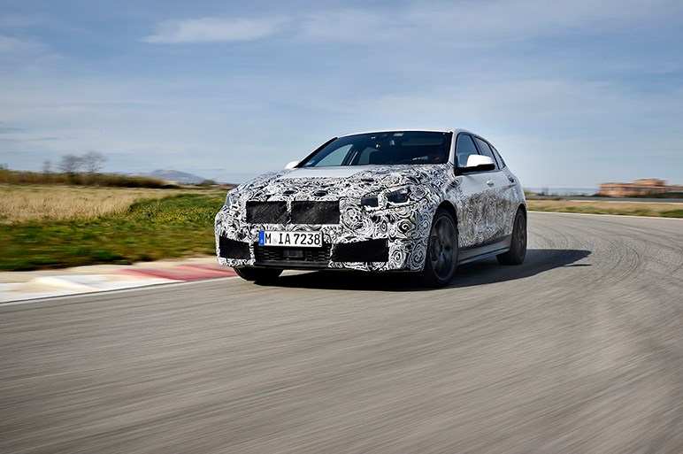 新型BMW 1シリーズはFFの定義を変えるほどのダイナミック性能でライバルに挑む