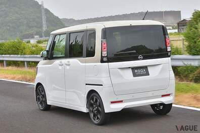 おしゃれデザインが高評価の日産 新型「ルークス」リアシートの完成度は？ 人気の軽スーパーハイトワゴン界に誕生した新モデルの気になる「後席の居住性」