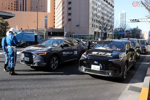 ソルテラの脇を固めた「警視庁EVパトカー軍団」に注目！ 日本初のEV覆面も 東京マラソン