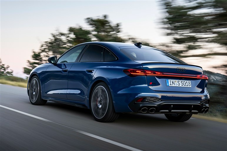 ドイツチューナーがアウディ「S5」を「RS5」級に進化させる。440ps×専用エアロの激アツワゴン登場