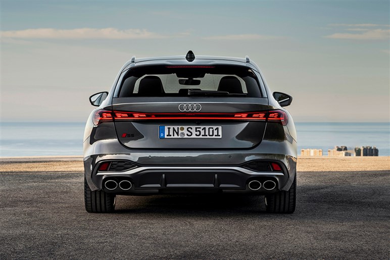 ドイツチューナーがアウディ「S5」を「RS5」級に進化させる。440ps×専用エアロの激アツワゴン登場