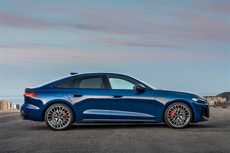 ドイツチューナーがアウディ「S5」を「RS5」級に進化させる。440ps×専用エアロの激アツワゴン登場