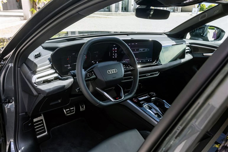 ドイツチューナーがアウディ「S5」を「RS5」級に進化させる。440ps×専用エアロの激アツワゴン登場