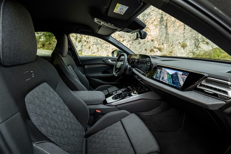 ドイツチューナーがアウディ「S5」を「RS5」級に進化させる。440ps×専用エアロの激アツワゴン登場