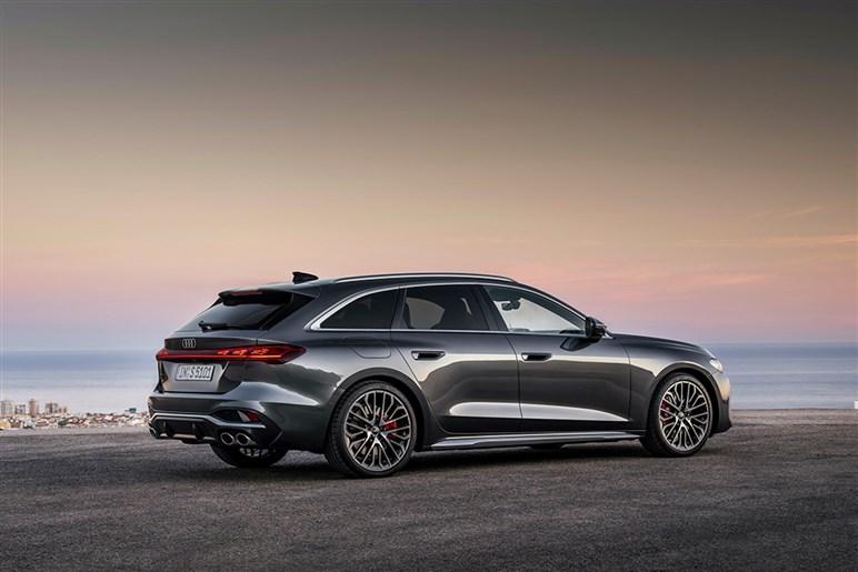 ドイツチューナーがアウディ「S5」を「RS5」級に進化させる。440ps×専用エアロの激アツワゴン登場