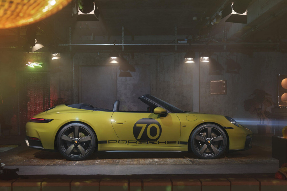 【70年代スタイルをフィーチャー】全世界1500台限定のカブリオレ『ポルシェ911スピリット70』が登場