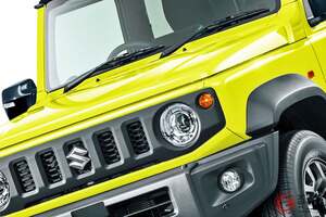 新車227万円！ スズキ「“新”ジムニーシエラ」発表で“注文殺到”状態に!? 新デザインの“5ナンバーボディ”に待望の「ACC搭載」 最新仕様は「すでに1年半以上」納車待ち事態に