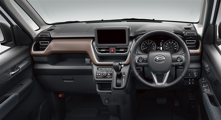 【試乗もした】新型「ムーヴ」はライバルたちとズバリ何が違う？　初のスライドドア搭載は果たして“買う”決め手になるのか