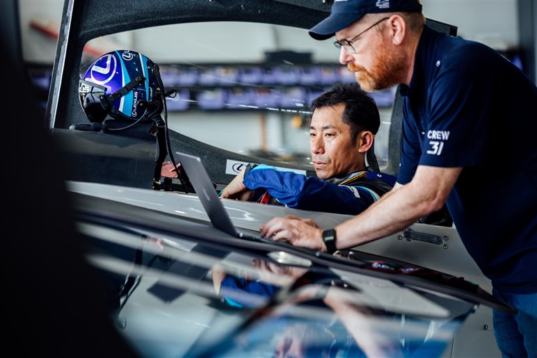 「エアレースX」第2戦に向け大規模アップデートを投入。王者・室屋義秀選手を支えるレクサスの“技術と匠”