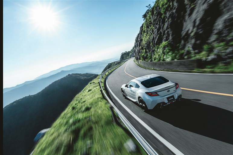 「GR86」改良型発表＆200台限定のシブい特別仕様車「リッジ グリーン リミテッド」予約開始