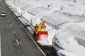 高速道路の「除雪」ついに“自動化”開始 熟練の技術どう代替？ 人の目よりも正確な“位置情報”
