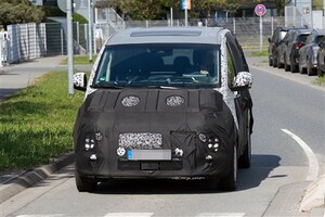 【アルファード包囲網】ヒョンデの”未来系”高級ミニバン「スターリア」が新型に。今度こそ日本導入の可能性