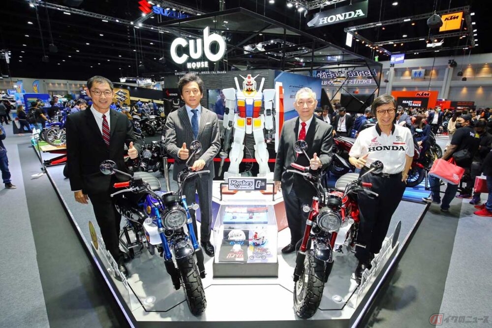 ホンダ モンキー と 機動戦士ガンダム がコラボ シャア専用ザクiiモデルも登場 バイクのニュース 自動車情報サイト 新車 中古車 Carview