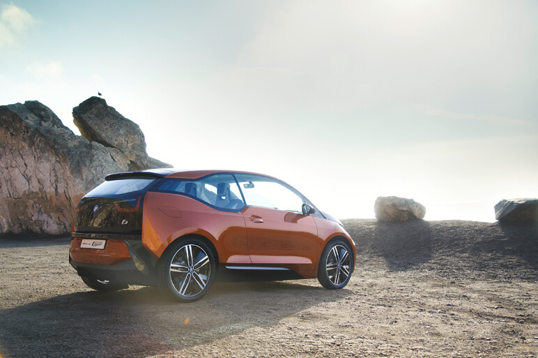 BMWのピュアEV、i3のクーペ版が世界初披露