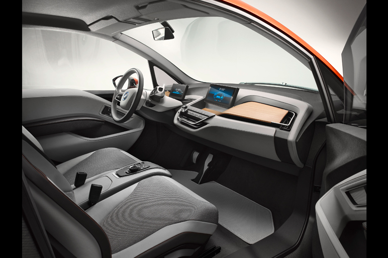 BMWのピュアEV、i3のクーペ版が世界初披露