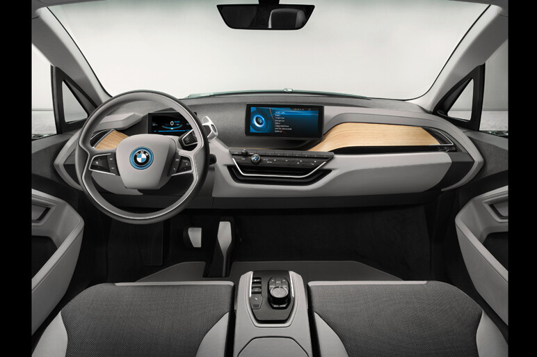 BMWのピュアEV、i3のクーペ版が世界初披露