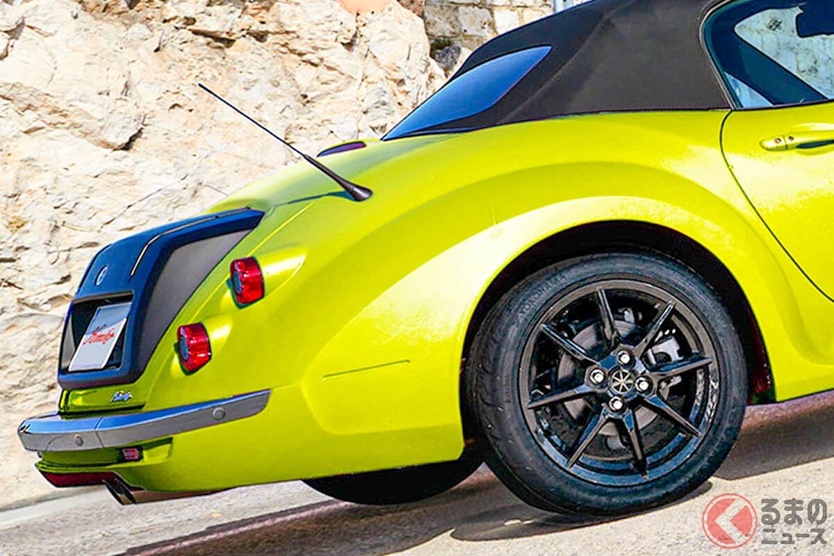 “旧車デザイン“の新「“国産”スポーツカー」発表！ 超ロングノーズの「“ファイナル”ヒミコ」！ 全長4.6m級の「光岡モデル」登場