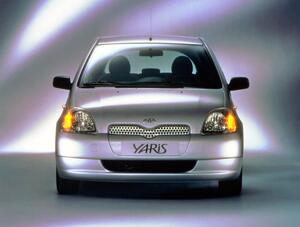 【平成クルマ遺産(8)】グローバル コンパクトがやってきた！ トヨタ ヴィッツの衝撃