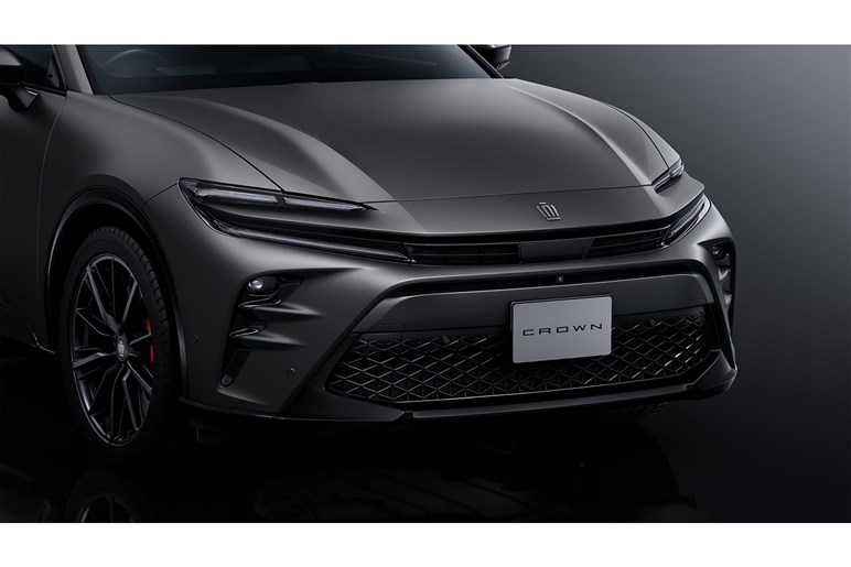 55万円差はアリ？ナシ？　専門店でしか買えない「クラウン スポーツ RS “ザ リミテッド マットメタル”」発売