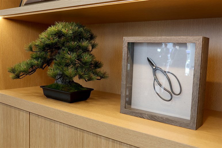 55万円差はアリ？ナシ？　専門店でしか買えない「クラウン スポーツ RS “ザ リミテッド マットメタル”」発売