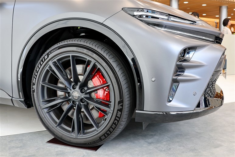 55万円差はアリ？ナシ？　専門店でしか買えない「クラウン スポーツ RS “ザ リミテッド マットメタル”」発売