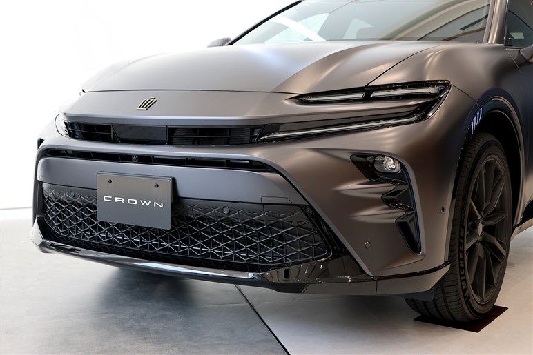55万円差はアリ？ナシ？　専門店でしか買えない「クラウン スポーツ RS “ザ リミテッド マットメタル”」発売