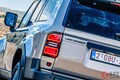トヨタ新「ランドクルーザー」発表！ まさかの「2人乗り」仕様アリ!? フルフラットの超「“広々”荷室」がイイ実用仕様「コマーシャル」も登場予定の「48Vモデル」英国に登場