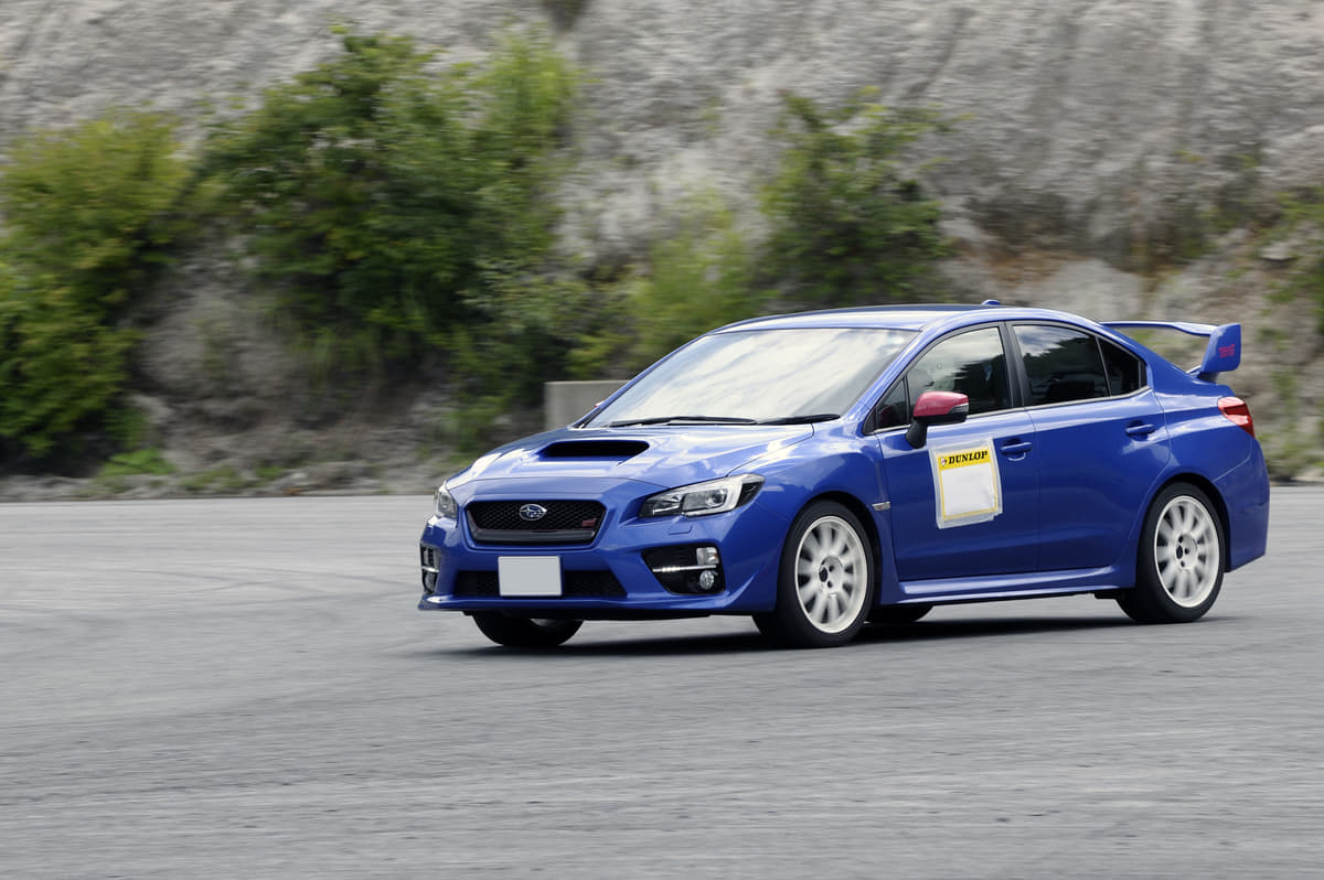 ブレーキ を制するものは 走り を制す コーナーが速くなる 本当の 減速ポイントとは Auto Messe Web 自動車情報サイト 新車 中古 車 Carview