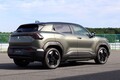 【スズキ登録車初の電気自動車】コンパクトSUV『eビターラ』登場！後発が出した答えはインド生産、そして？