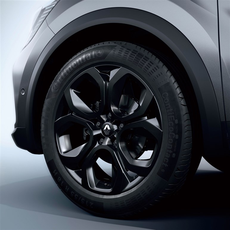 【キャプチャーの兄貴分】ルノー新型SUV「ボレアル」初撮影。未来的デザインで日本での予想価格は380万円～