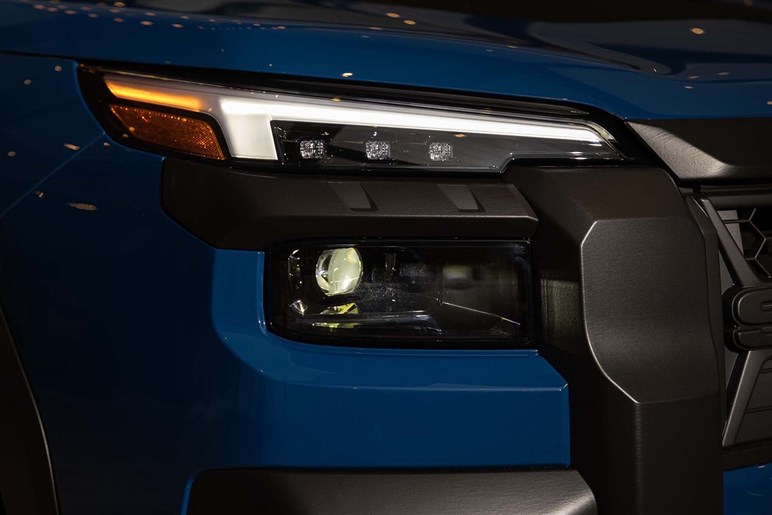 スバルが“ゴツ系SUV”の頂点モデルを発表。ランクル300やトライトンも二度見するマッチョボディが話題に