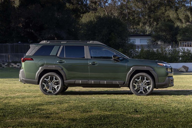 スバルが“ゴツ系SUV”の頂点モデルを発表。ランクル300やトライトンも二度見するマッチョボディが話題に