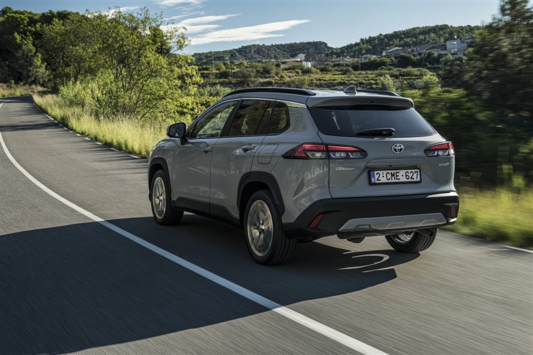 【オーナーの評価】人気SUV「カローラクロス」は燃費と走りの満足度高め。気になるところは？