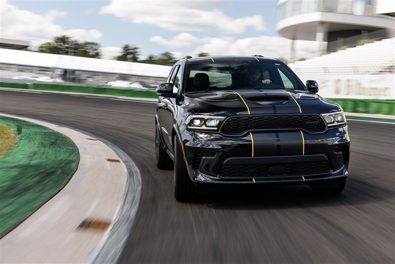伝統のHEMIエンジンが終焉。V8 6.4LのモンスターSUV、ダッジ「デュランゴ アルケミー」の衝撃度…写真でチェック