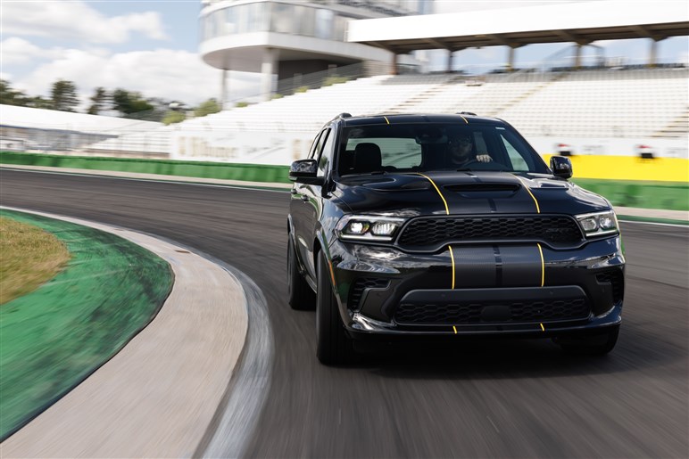伝統のHEMIエンジンが終焉。V8 6.4LのモンスターSUV、ダッジ「デュランゴ アルケミー」の衝撃度…写真でチェック