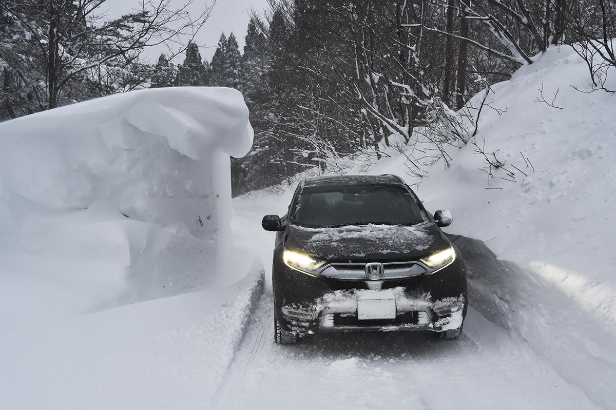 スタッドレス装着の4wd車が陥りがちなワナ レーシングドライバーが警告する雪道走行の 危険性 とは Web Cartop ヘッドライン 自動車情報サイト 新車 中古車 Carview