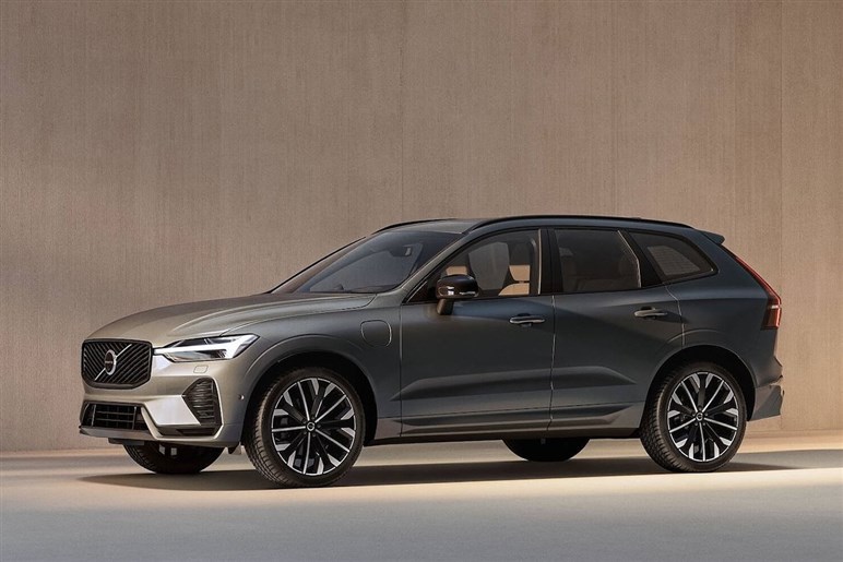 【XC60はもう時代遅れ？】次世代ソフトウェアSUV「EX60」の登場が示すボルボ電動化の現在地