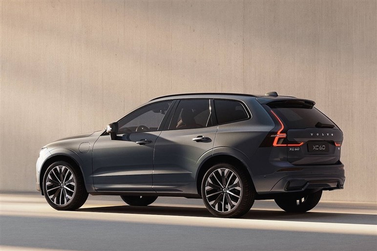 【XC60はもう時代遅れ？】次世代ソフトウェアSUV「EX60」の登場が示すボルボ電動化の現在地