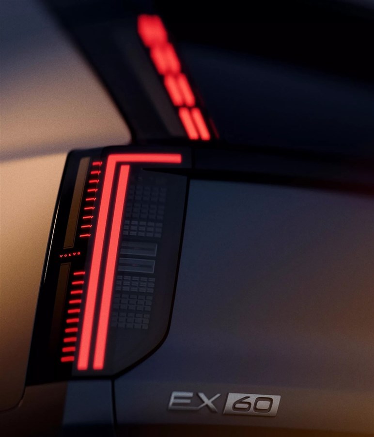 【XC60はもう時代遅れ？】次世代ソフトウェアSUV「EX60」の登場が示すボルボ電動化の現在地