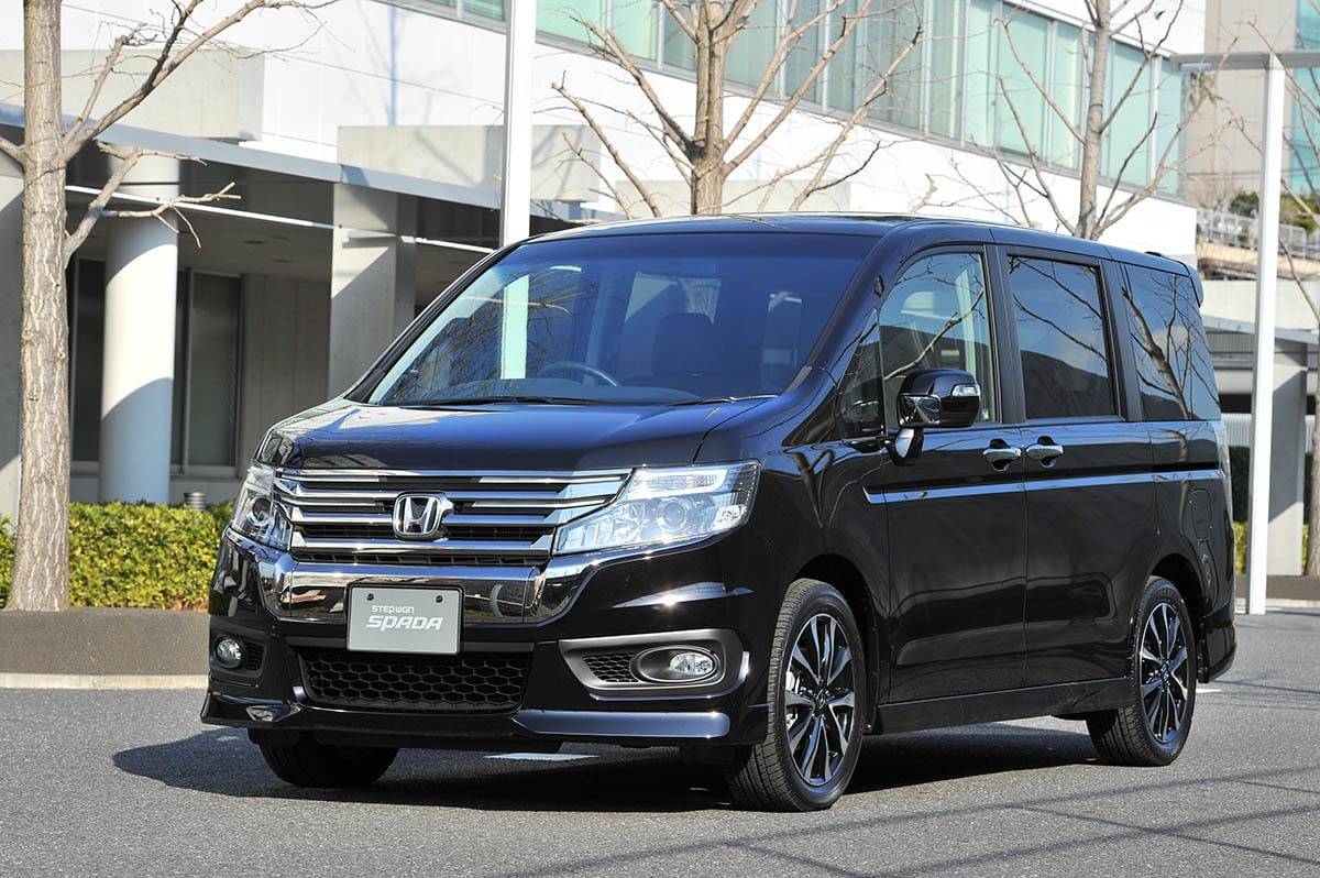 ホンダ ステップワゴン 12年4月 15年4月 中古車選びに役立つ 当時モノ 新車レビュー 試乗記 スタイルワゴン ドレスアップナビ 自動車情報サイト 新車 中古車 Carview