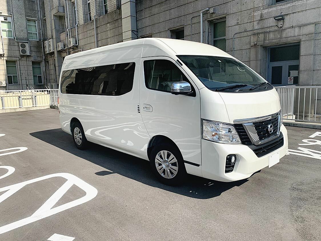 日産グループ、大阪府にコロナ感染者用搬送車両「NV350キャラバン」を無償貸与