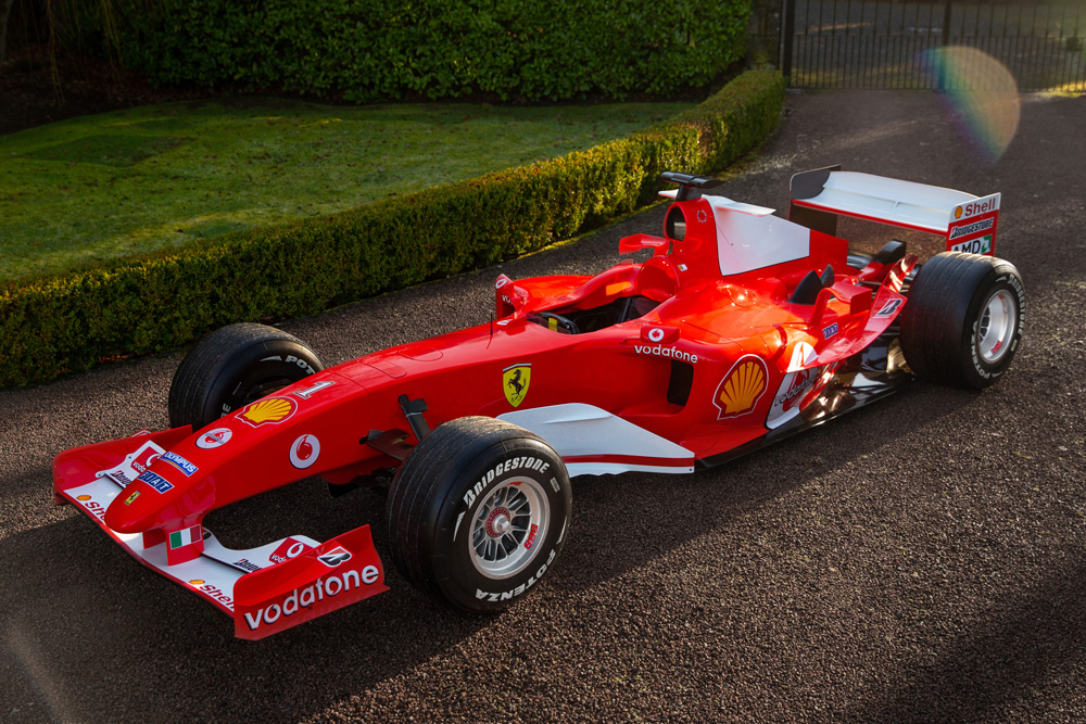 走れないのに なぜ高額 フェラーリf04 シューマッハー仕様の展示用f1マシン オークションに マラネッロ製 Autocar Japan 自動車情報サイト 新車 中古車 Carview